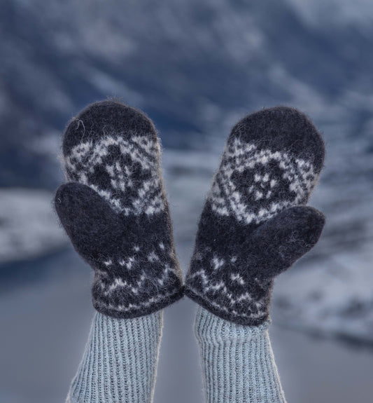 Stone cold mittens