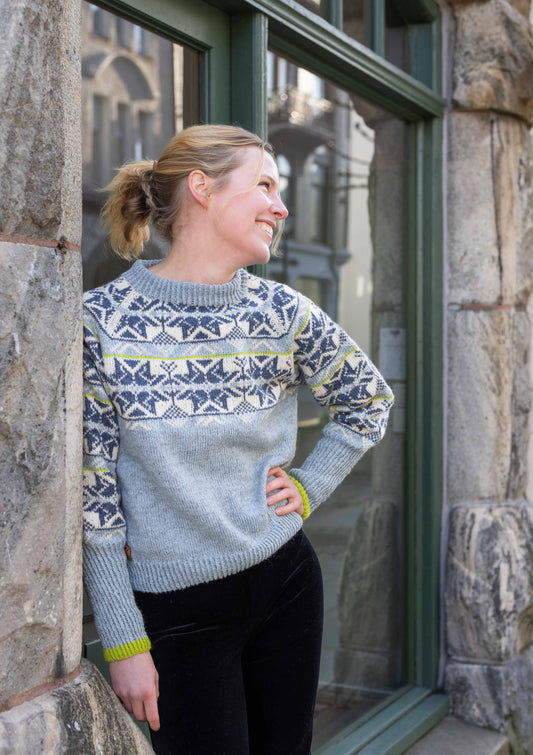 Hjørundfjordgenser Lys Blå Vinter dame - FERDIGSTRIKK